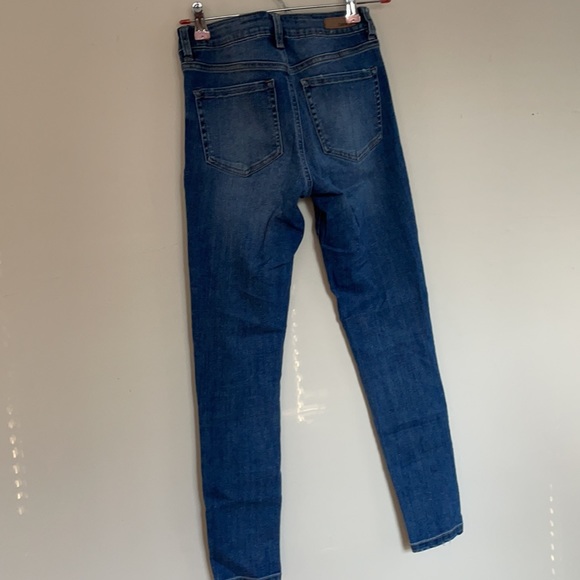 The perfect basic jean - Picture 5 of 6